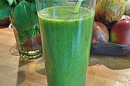 Grüner Kiwi-Bananen Smoothie mit Radieschengrün 4