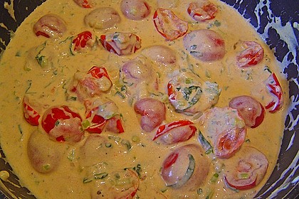 Pasta mit Bärlauch-Frischkäse-Soße und Cocktailtomaten 30