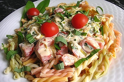 Pasta mit Bärlauch-Frischkäse-Soße und Cocktailtomaten 6