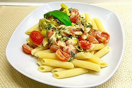 Pasta mit Bärlauch-Frischkäse-Soße und Cocktailtomaten 4