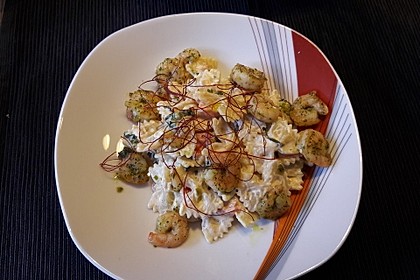 Pasta mit Bärlauch-Frischkäse-Soße und Cocktailtomaten 27