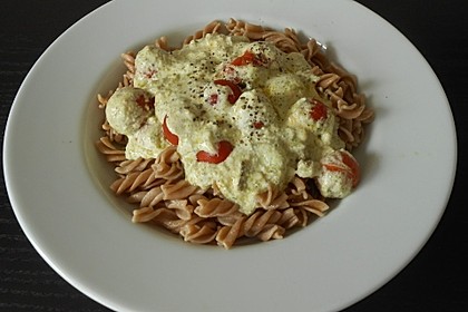 Pasta mit Bärlauch-Frischkäse-Soße und Cocktailtomaten 19