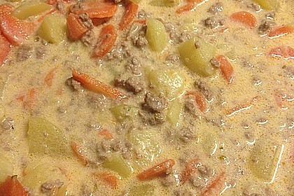 Kartoffel-Hackfleisch-Topf mit Schmand und Möhren 6