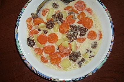 Kartoffel-Hackfleisch-Topf mit Schmand und Möhren 7