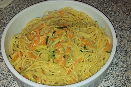Pasta mit Gemüsejulienne und Erdnusssoße 5