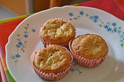 Skinny Banana Nut Muffins 4