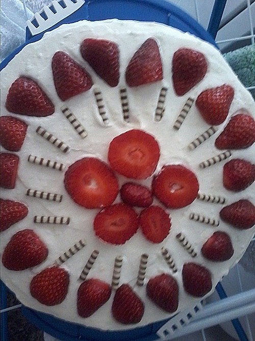 Schnelle Erdbeertorte mit fertigem Tortenboden (Rezept mit Bild ...