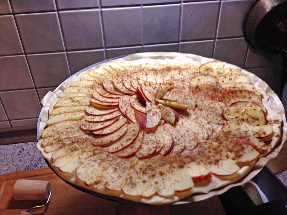 Süße Pizza mit Äpfeln und Zimt (Rezept mit Bild) | Chefkoch.de