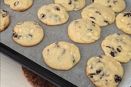 Cranberry White Chocolate Cookies 28