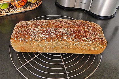 Amaranth-Hirse-Dinkel-Brot 9