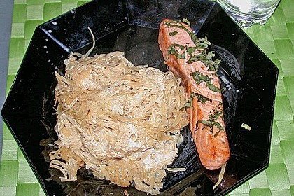 Frischer Lachs auf Rahmsauerkraut 7