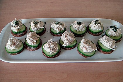 Cracker mit Räucherforellen - Mousse