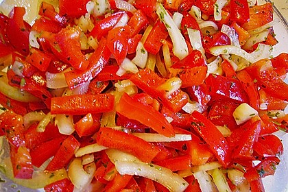 Paprikasalat mit Zwiebeln 3