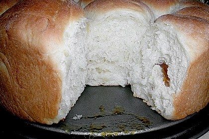 Kärnter Buchteln mit Pflaumenmus 17