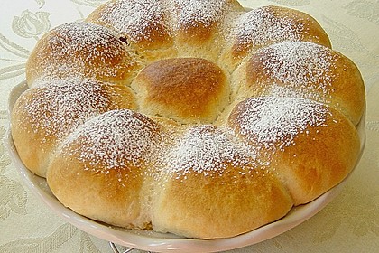 Kärnter Buchteln mit Pflaumenmus 19