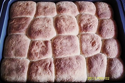 Kärnter Buchteln mit Pflaumenmus 70