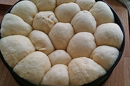 Kärnter Buchteln mit Pflaumenmus 60