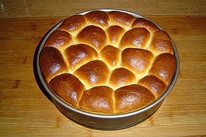 Kärnter Buchteln mit Pflaumenmus 9