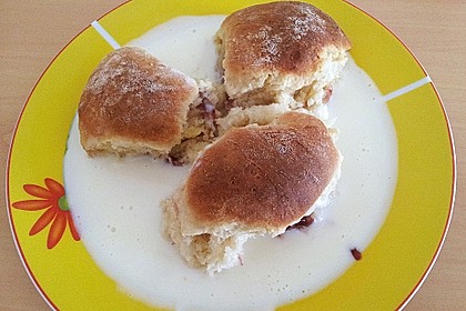 Kärnter Buchteln mit Pflaumenmus 48