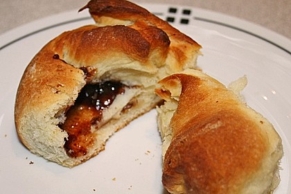 Kärnter Buchteln mit Pflaumenmus 28
