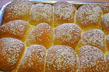 Kärnter Buchteln mit Pflaumenmus 6