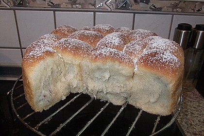 Kärnter Buchteln mit Pflaumenmus 2