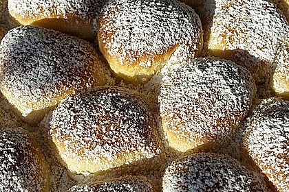 Kärnter Buchteln mit Pflaumenmus 7
