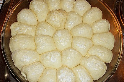 Kärnter Buchteln mit Pflaumenmus 21