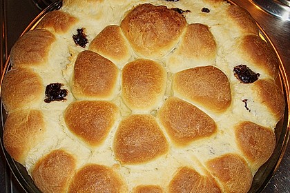 Kärnter Buchteln mit Pflaumenmus 12