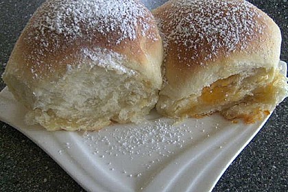 Kärnter Buchteln mit Pflaumenmus 4