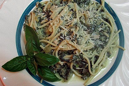Pasta in w&uuml;rziger Mangoldso&szlig;e 1