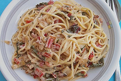 Pasta in w&uuml;rziger Mangoldso&szlig;e 6