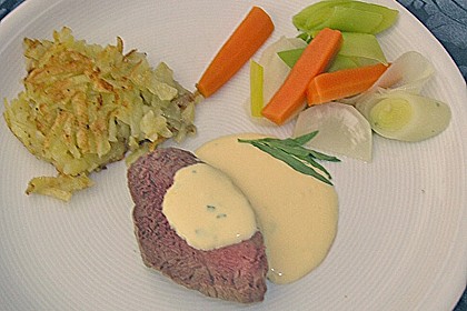 Pochiertes Rinderfilet an Orangen - Estragon Hollandaise mit Spargelgem&uuml;se