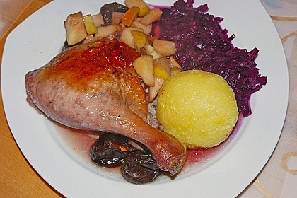 Ente mit Äpfeln, Backpflaumen und Speck 2