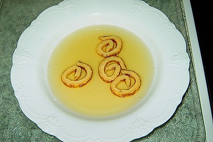 Klare Tomatensuppe mit Fl&auml;dle 1
