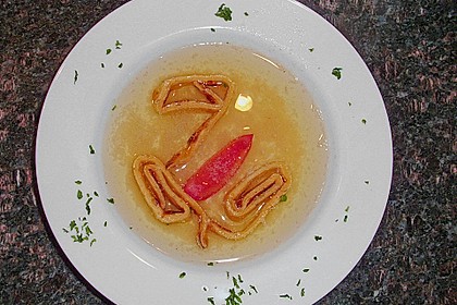Klare Tomatensuppe mit Fl&auml;dle 2