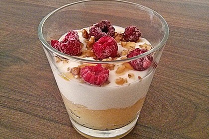 Leichtes Schichtdessert mit Apfelmus und Joghurt 5