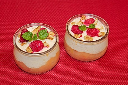 Leichtes Schichtdessert mit Apfelmus und Joghurt 8