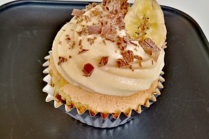 Banana-Split-Cupcakes 37