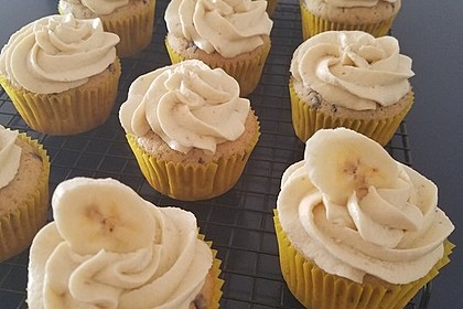 Banana-Split-Cupcakes 35