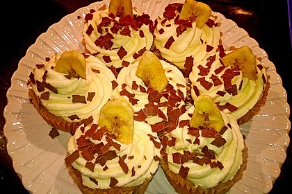 Banana-Split-Cupcakes 32