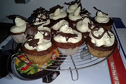 Banana-Split-Cupcakes 44