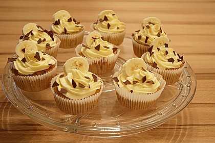 Banana-Split-Cupcakes 8