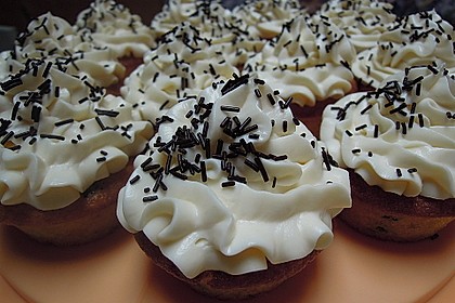 Banana-Split-Cupcakes 12