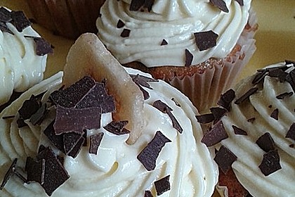 Banana-Split-Cupcakes 34