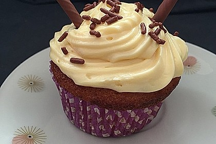 Banana-Split-Cupcakes 31
