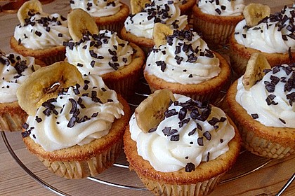 Banana-Split-Cupcakes 7