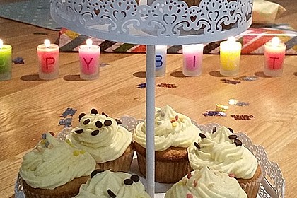 Banana-Split-Cupcakes 11