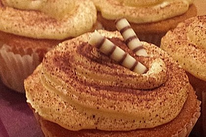 Banana-Split-Cupcakes 24