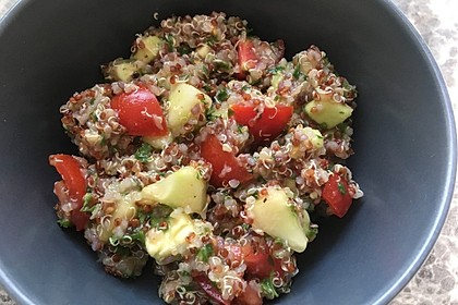 Quinoa Powersalat mit Tomaten und Avocado 40